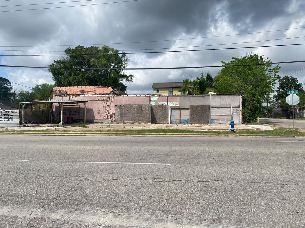 204 S 75th Street, Houston, TX 77011