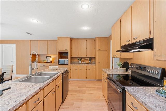 1019 NW 36TH ROAD, Gainesville, FL 32609