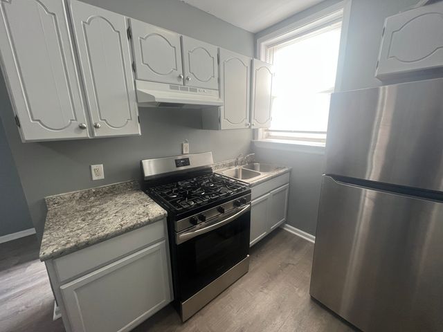 239 E 108th Street 2, Chicago, IL 60628