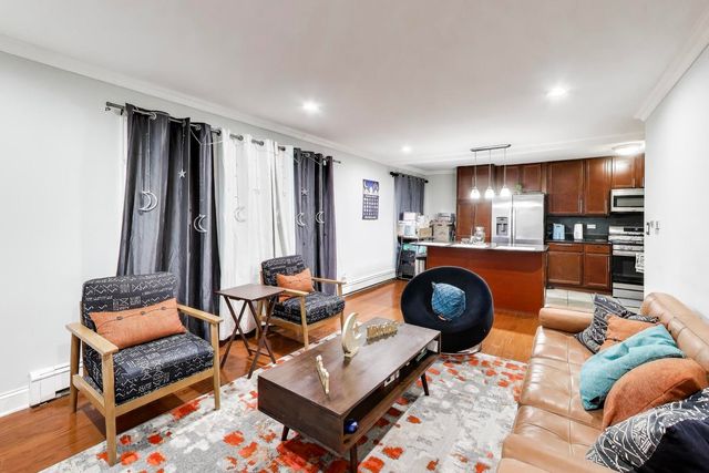 6400 N RIDGE Boulevard 402, Chicago, IL 60626