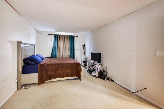6400 N RIDGE Boulevard 402, Chicago, IL 60626