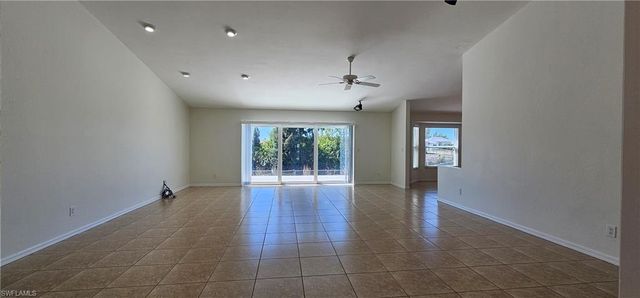 420 SE 15th TER, Cape Coral, FL 33990