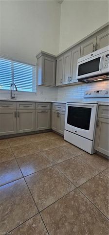 420 SE 15th TER, Cape Coral, FL 33990