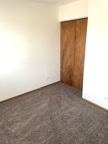 1740 Cumberland Road, Aurora, IL 60504