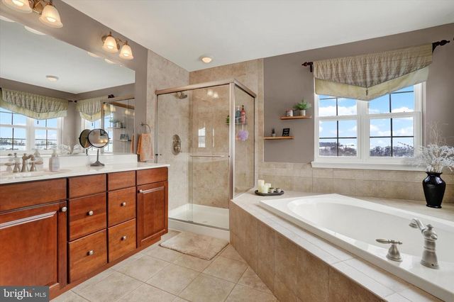 28 HUNT RUN DR, New Freedom, PA 17349