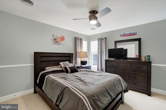 28 HUNT RUN DR, New Freedom, PA 17349