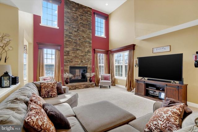 28 HUNT RUN DR, New Freedom, PA 17349