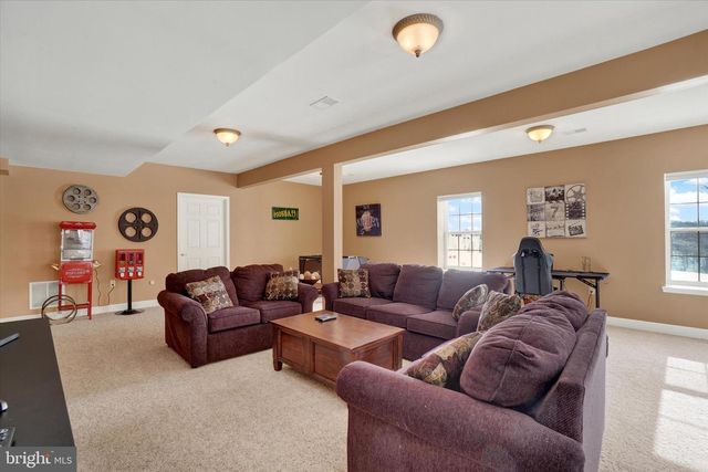 28 HUNT RUN DR, New Freedom, PA 17349