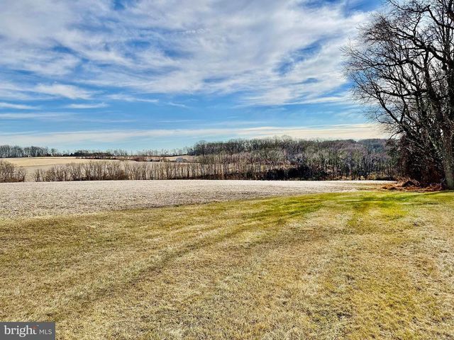 28 HUNT RUN DR, New Freedom, PA 17349