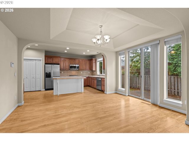 6148 Ne WHITEWOOD Dr, Hillsboro, OR 97124