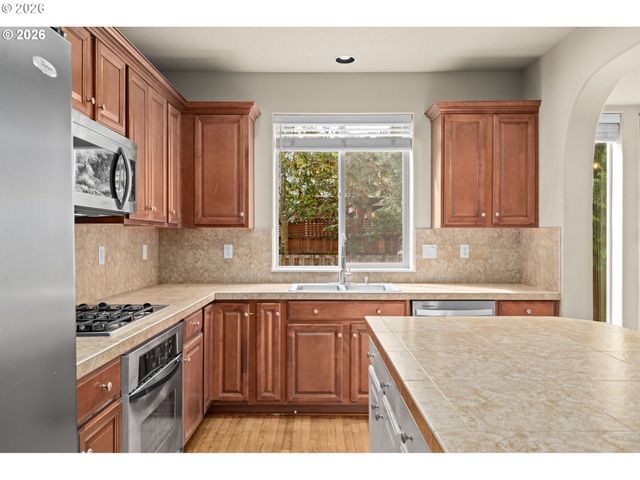 6148 Ne WHITEWOOD Dr, Hillsboro, OR 97124