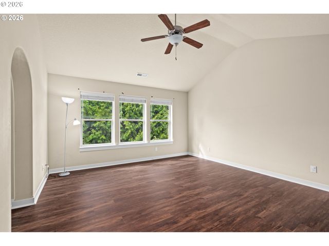 6148 Ne WHITEWOOD Dr, Hillsboro, OR 97124
