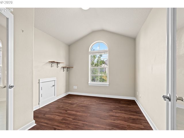 6148 Ne WHITEWOOD Dr, Hillsboro, OR 97124