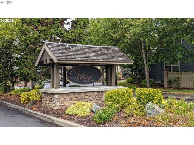 6148 Ne WHITEWOOD Dr, Hillsboro, OR 97124