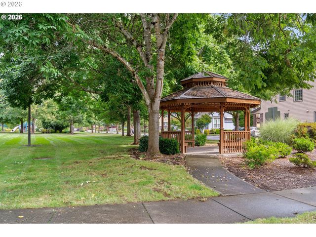 6148 Ne WHITEWOOD Dr, Hillsboro, OR 97124