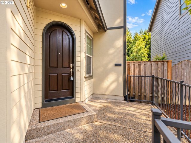 6148 Ne WHITEWOOD Dr, Hillsboro, OR 97124