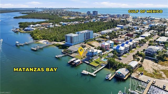 327 Fairweather LN, Fort Myers Beach, FL 33931