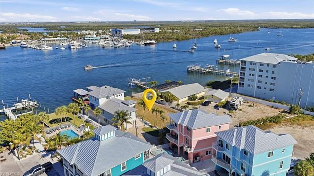 327 Fairweather LN, Fort Myers Beach, FL 33931