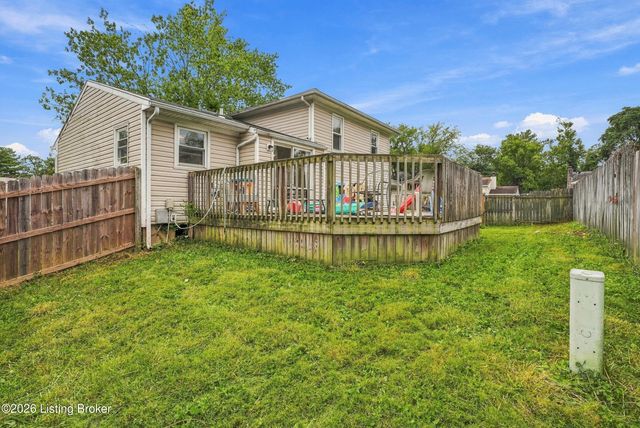 4818 Redmon Ct, Louisville, KY 40291