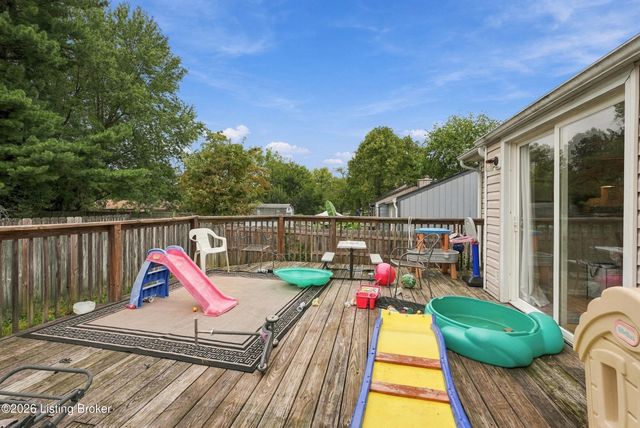 4818 Redmon Ct, Louisville, KY 40291
