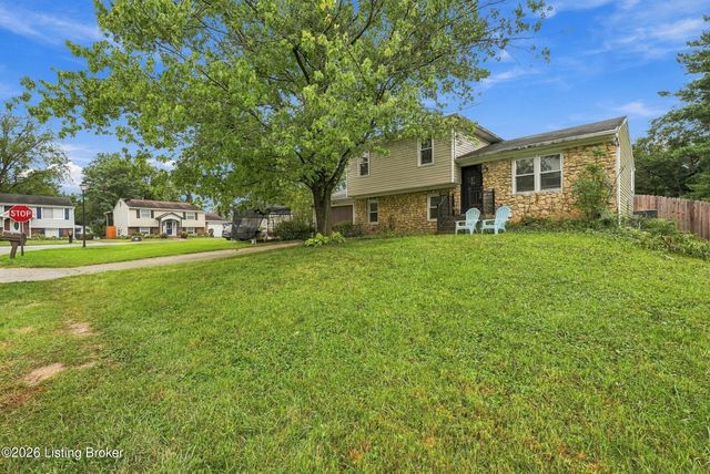 4818 Redmon Ct, Louisville, KY 40291
