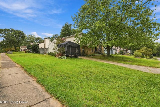 4818 Redmon Ct, Louisville, KY 40291