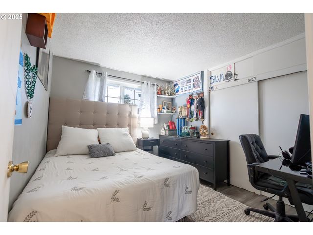 2440 Ne VALLEJO St, Salem, OR 97301