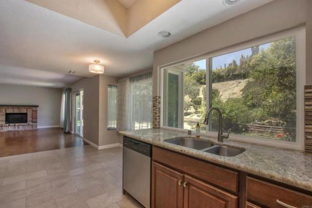 1140 Countrywood Lane, Vista, CA 92081