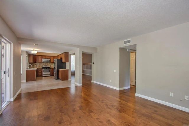 1140 Countrywood Lane, Vista, CA 92081
