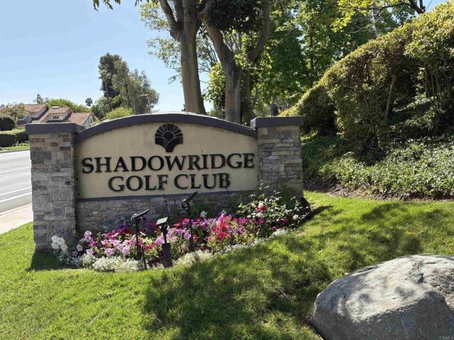 1140 Countrywood Lane, Vista, CA 92081