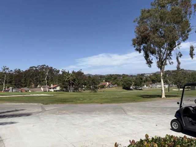1140 Countrywood Lane, Vista, CA 92081
