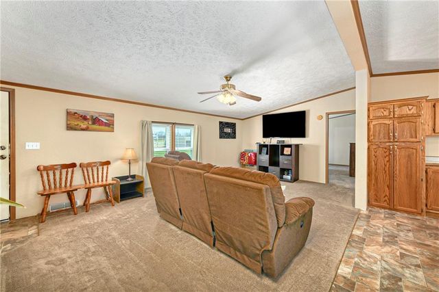9661 W 343rd Street, Paola, KS 66071