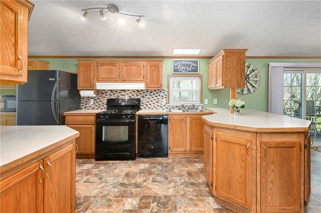 9661 W 343rd Street, Paola, KS 66071