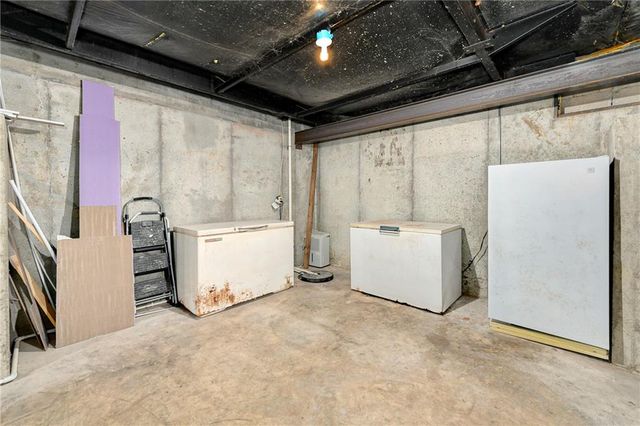 9661 W 343rd Street, Paola, KS 66071