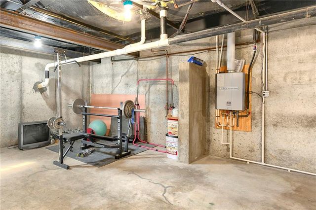 9661 W 343rd Street, Paola, KS 66071
