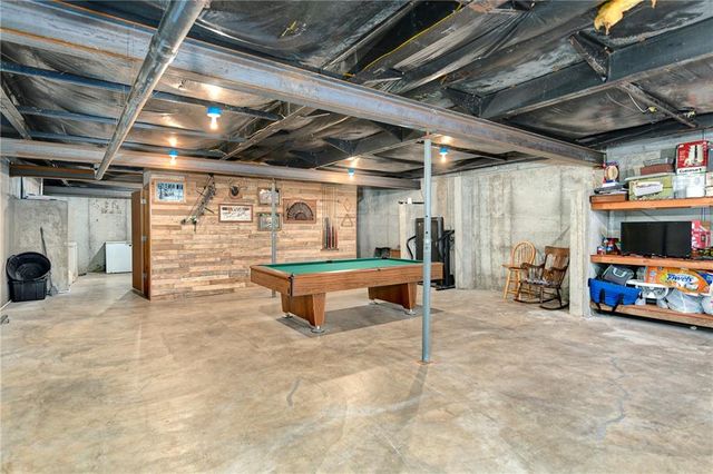 9661 W 343rd Street, Paola, KS 66071