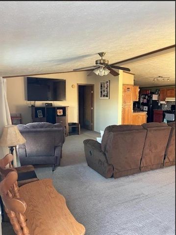 9661 W 343rd Street, Paola, KS 66071