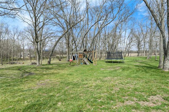 9661 W 343rd Street, Paola, KS 66071