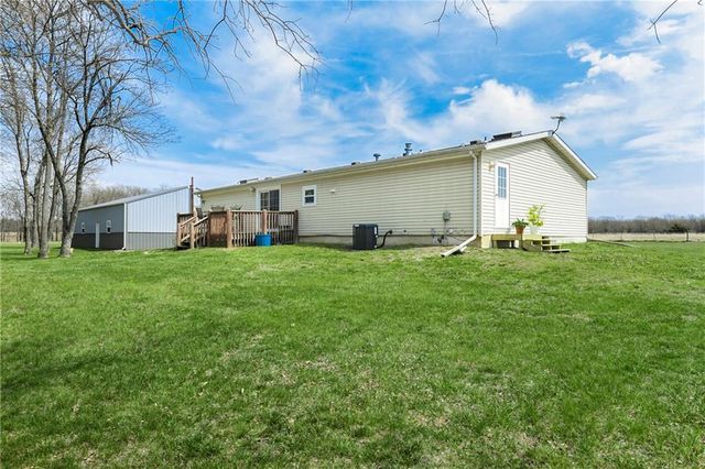 9661 W 343rd Street, Paola, KS 66071