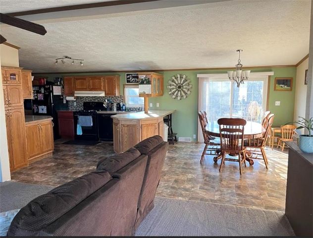 9661 W 343rd Street, Paola, KS 66071