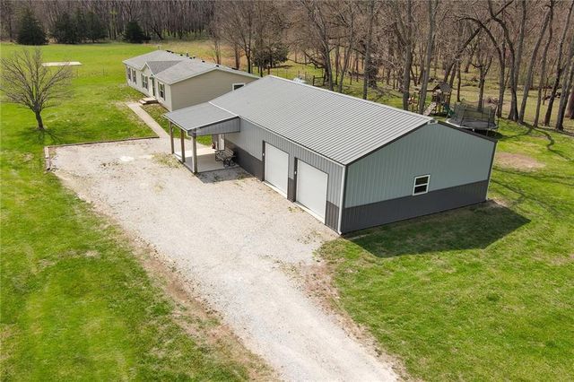9661 W 343rd Street, Paola, KS 66071