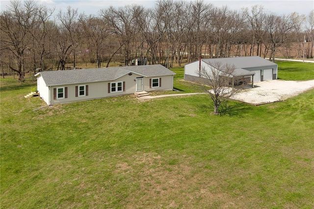 9661 W 343rd Street, Paola, KS 66071