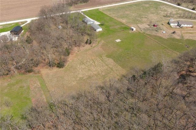 9661 W 343rd Street, Paola, KS 66071