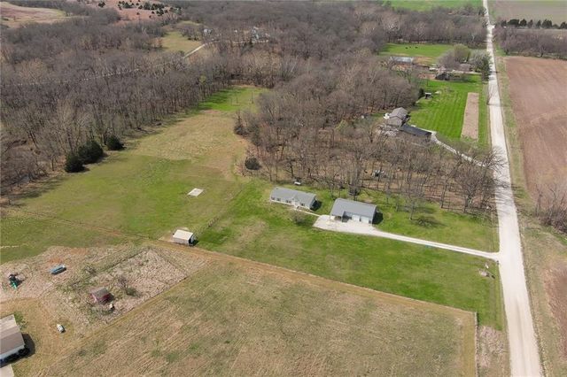 9661 W 343rd Street, Paola, KS 66071
