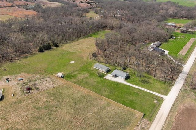 9661 W 343rd Street, Paola, KS 66071