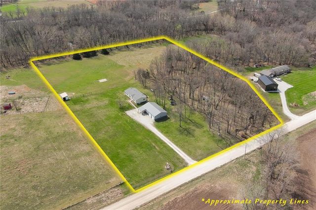 9661 W 343rd Street, Paola, KS 66071