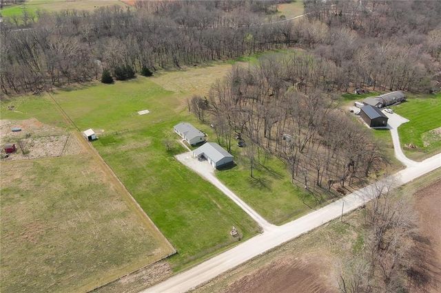 9661 W 343rd Street, Paola, KS 66071