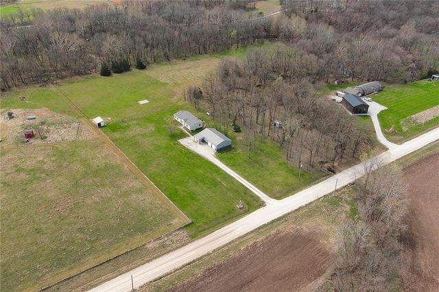 9661 W 343rd Street, Paola, KS 66071