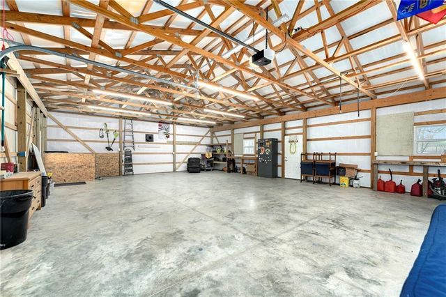 9661 W 343rd Street, Paola, KS 66071