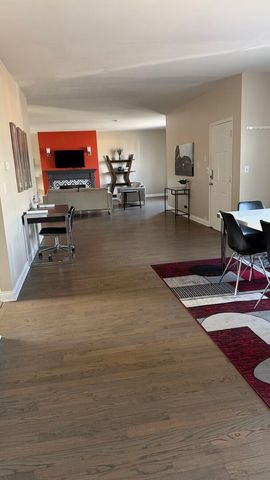 1615 W Lawrence Avenue 2, Chicago, IL 60640